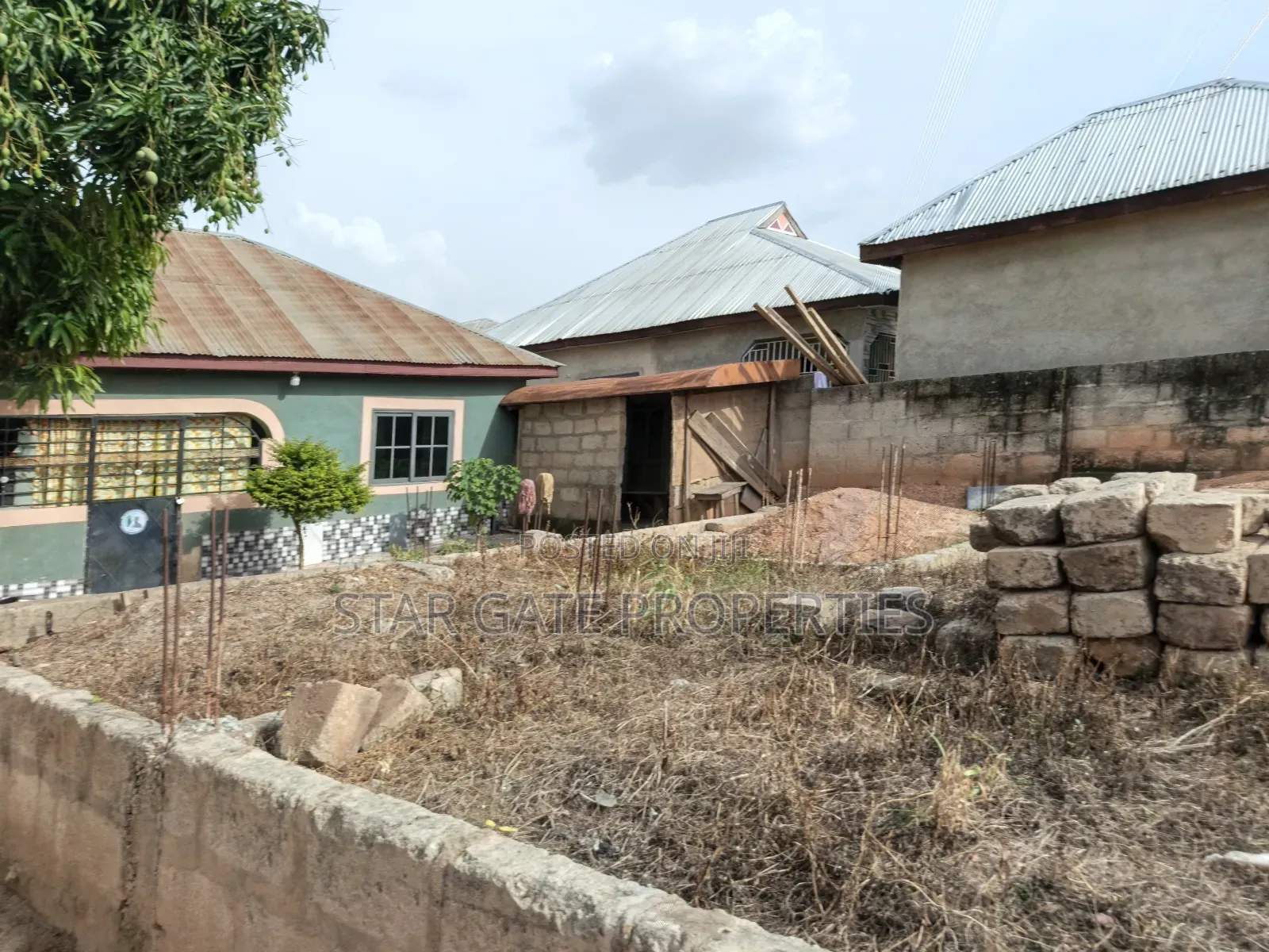 2bdrm House in Atimatim Edwenease, Kumasi Metropolitan for sale