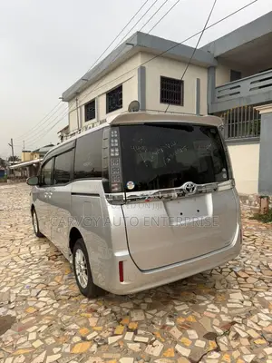 Toyota Voxy 2015 Gray