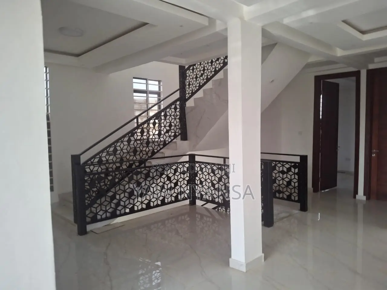 6bdrm Duplex in East Legon, Greater Accra for sale