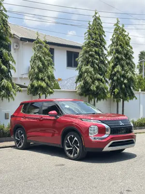 Mitsubishi Outlander SE 2022 Red