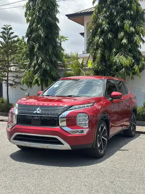 Mitsubishi Outlander SE 2022 Red