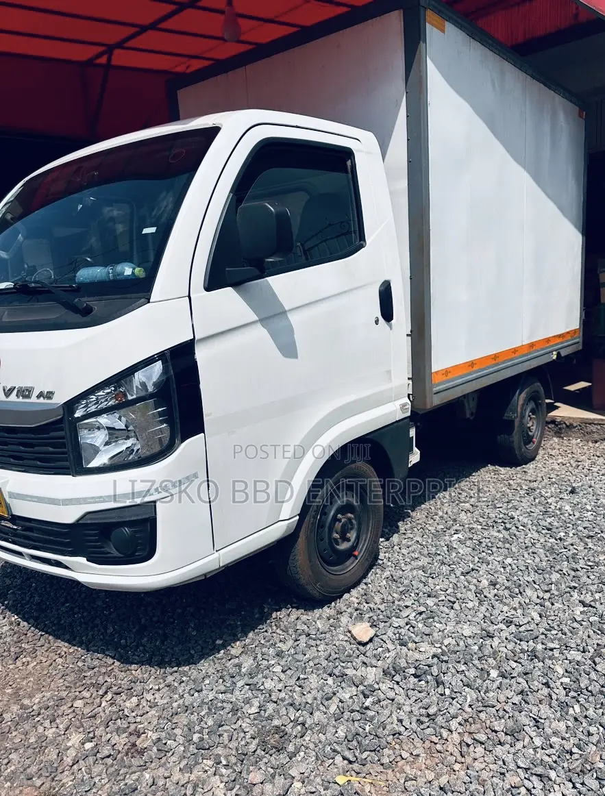 2025 Tata Intra V10 (Comes With Container, A.C and Bluetooth) for Sale