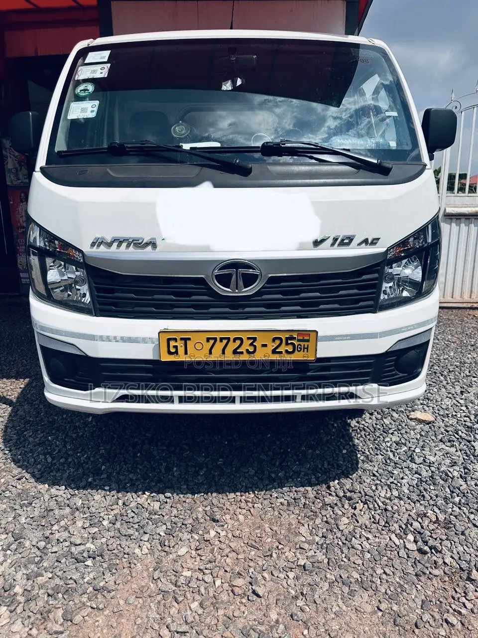 2025 Tata Intra V10 (Comes With Container, A.C and Bluetooth) for Sale