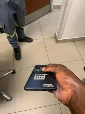 New Infinix Hot 50i 128 GB Black