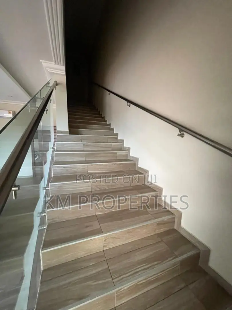 Furnished 3bdrm Duplex in West Legon for rent