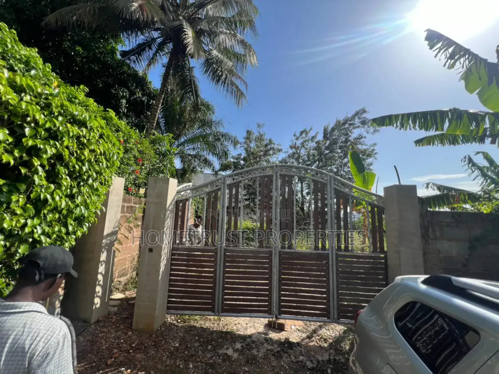 6bdrm House in Aburi Peduase for sale