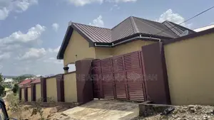 3bdrm House in Cullands Ghana, Obuasi Municipal for sale