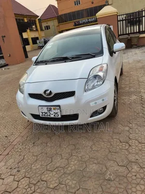 Toyota Vitz 2010 White