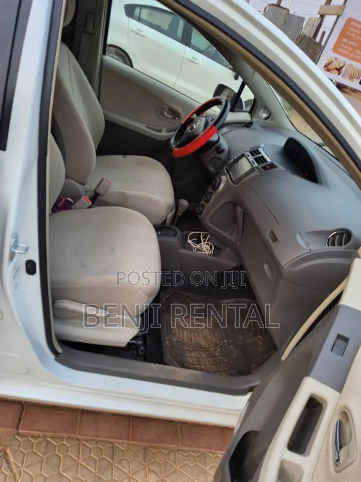Toyota Vitz 2010 White