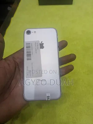 New Apple iPhone 7 32 GB Silver