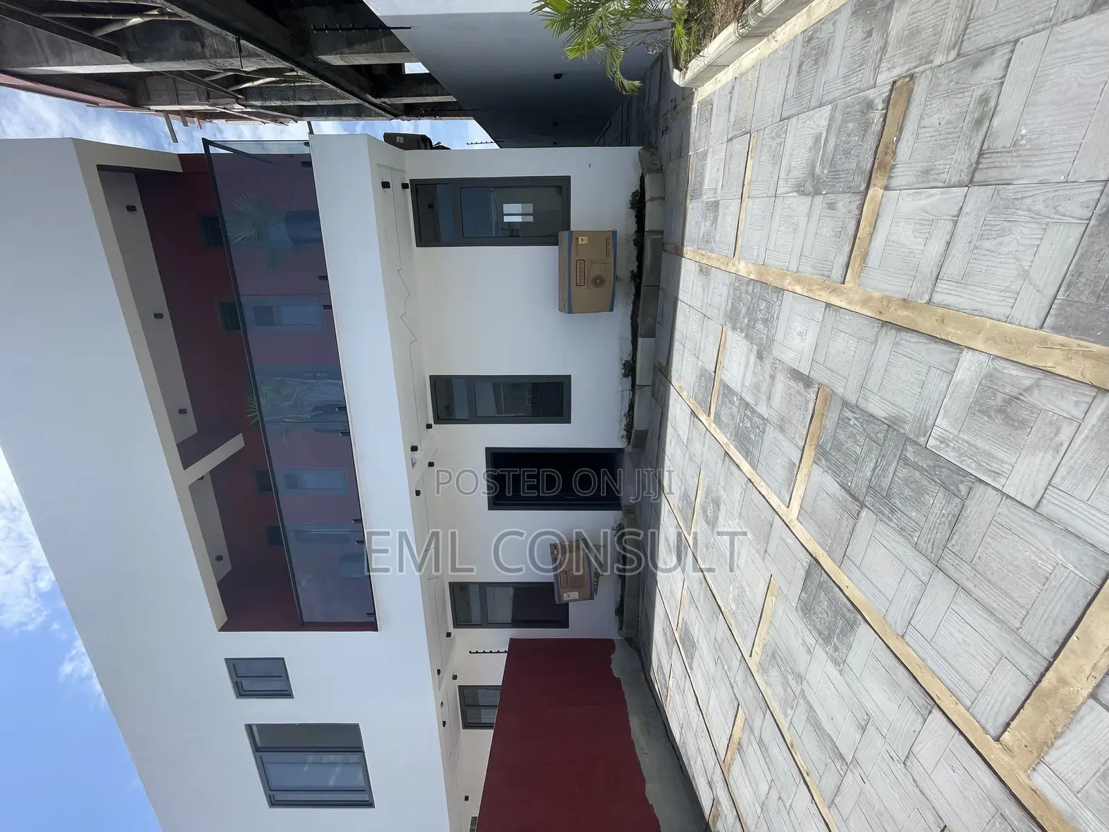 3bdrm Duplex in Eml Real Estate, Tseaddo for rent