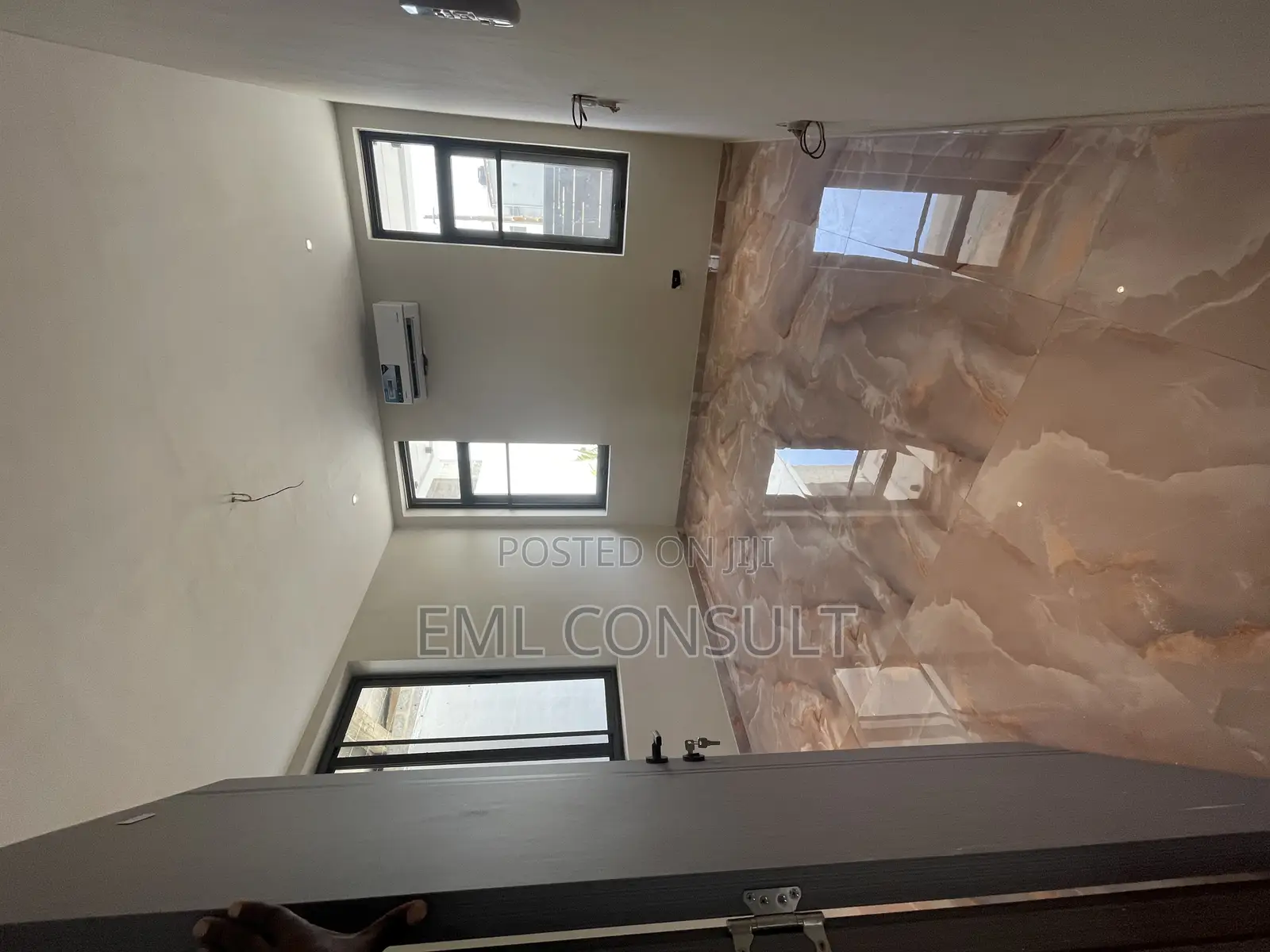 3bdrm Duplex in Eml Real Estate, Tseaddo for rent