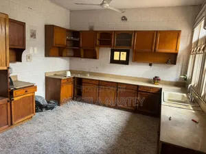 4bdrm House in Achimota, Accra Metropolitan for sale
