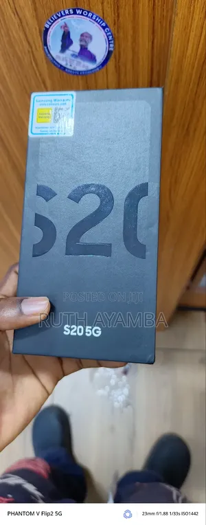 New Samsung Galaxy S20 128 GB Black