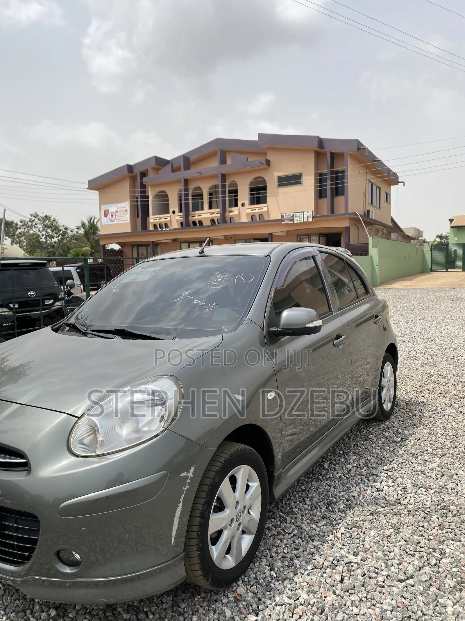 Nissan March 1.2 AWD 2012 Green