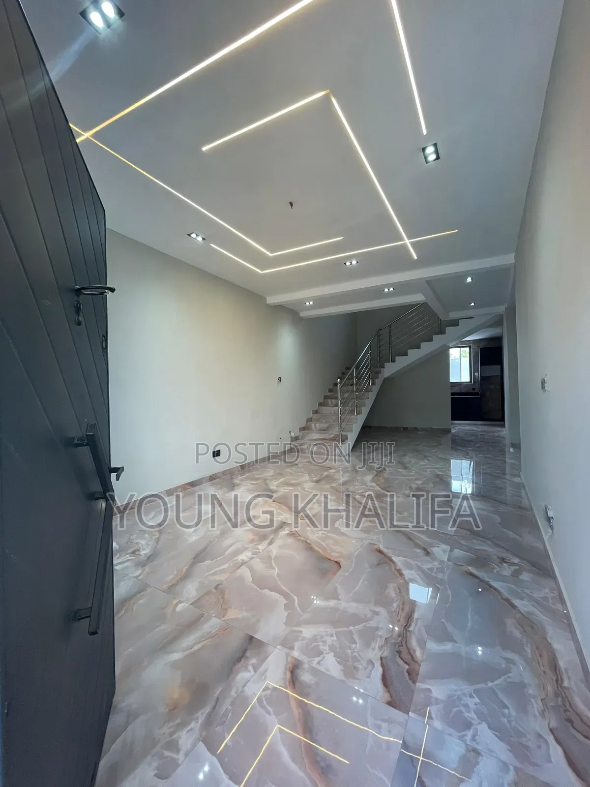 3bdrm Townhouse / Terrace in Teshie Bush Rood, Tseaddo for rent