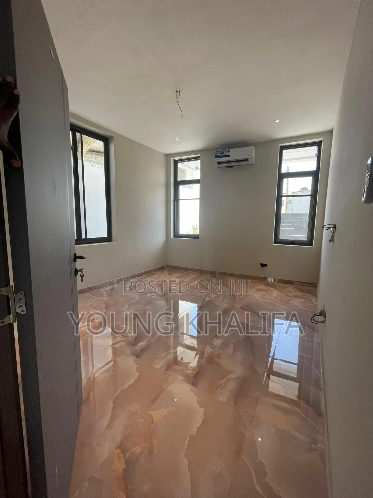 3bdrm Townhouse / Terrace in Teshie Bush Rood, Tseaddo for rent