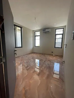 3bdrm Townhouse / Terrace in Teshie Bush Rood, Tseaddo for rent