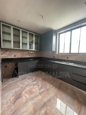 3bdrm Townhouse / Terrace in Teshie Bush Rood, Tseaddo for rent