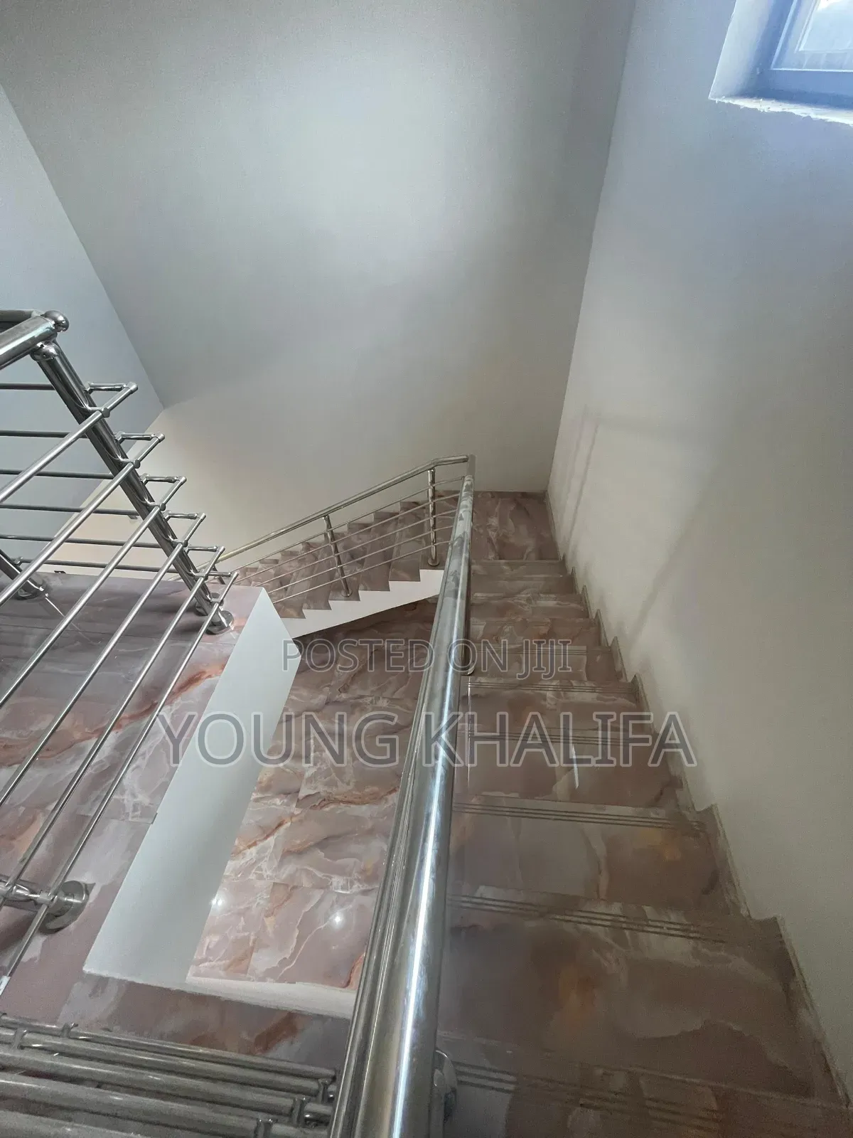 3bdrm Townhouse / Terrace in Teshie Bush Rood, Tseaddo for rent