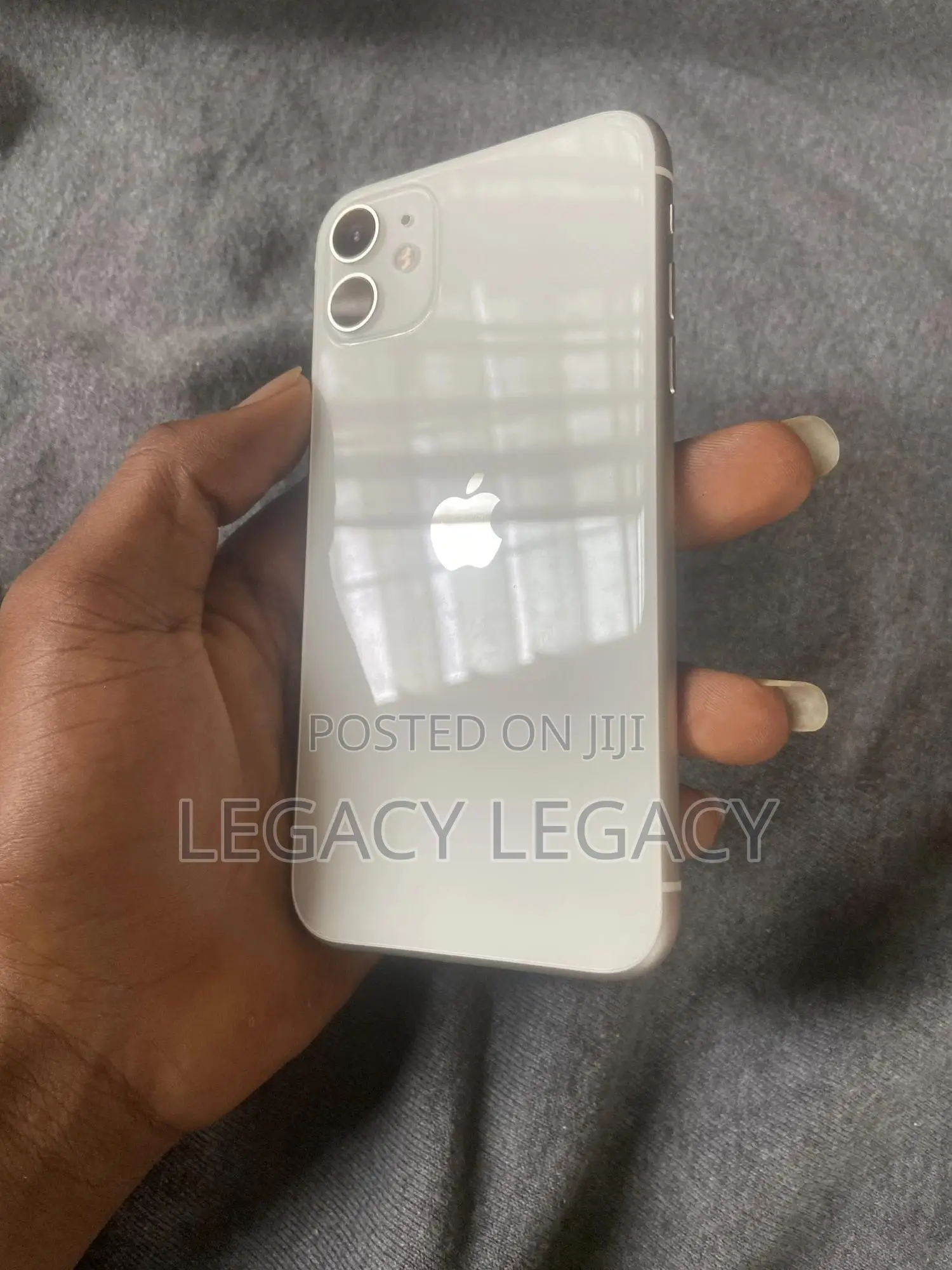 New Apple iPhone 11 128 GB White