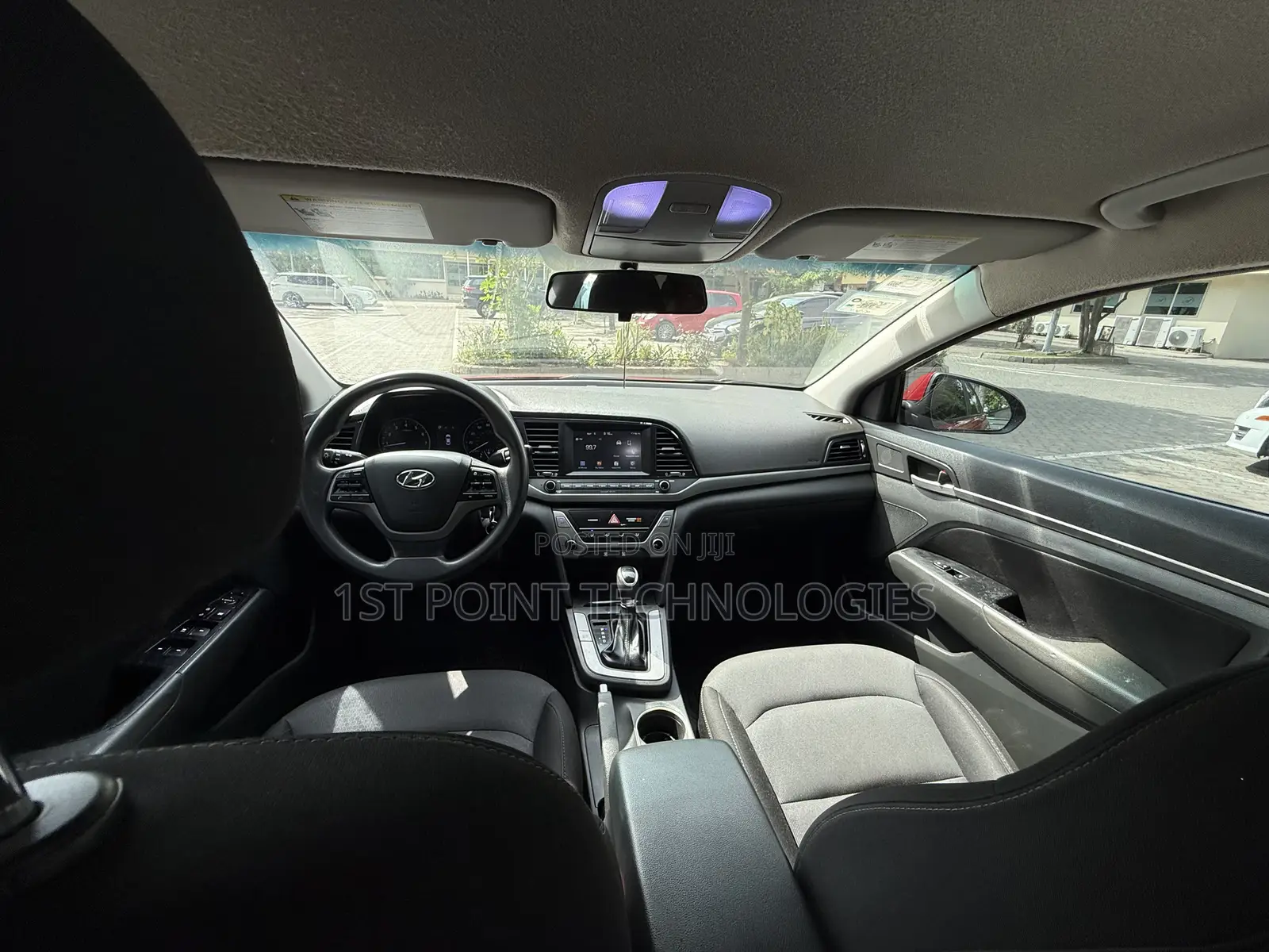 Hyundai Elantra 2018 Red