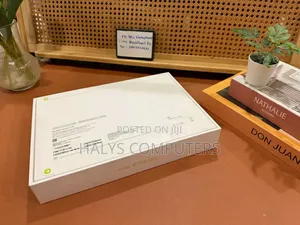 New Laptop Apple MacBook Neo 2026 16GB Apple M3 SSD 512GB