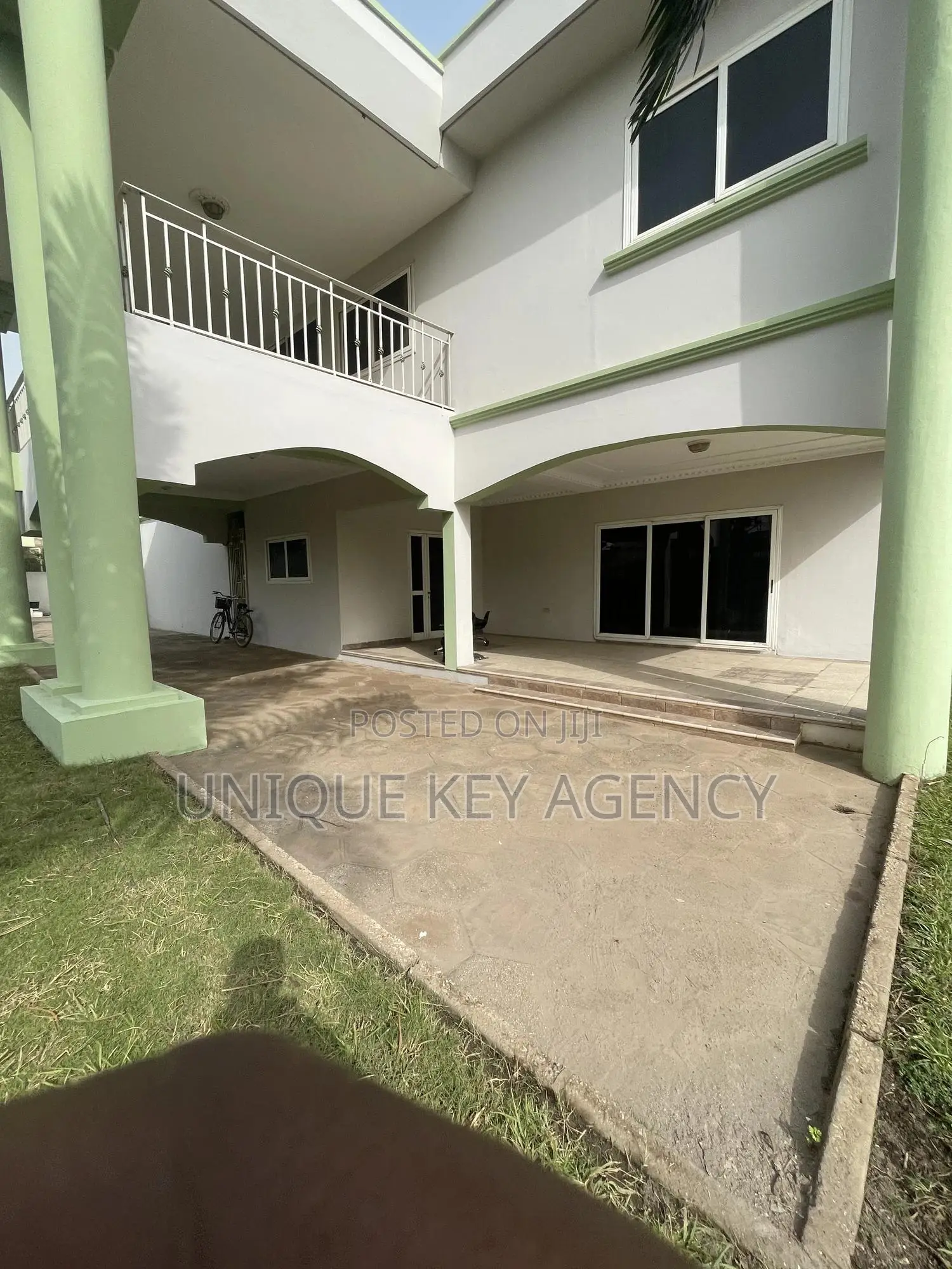 5bdrm House in Unique Key Agency, Dzorwulu for sale