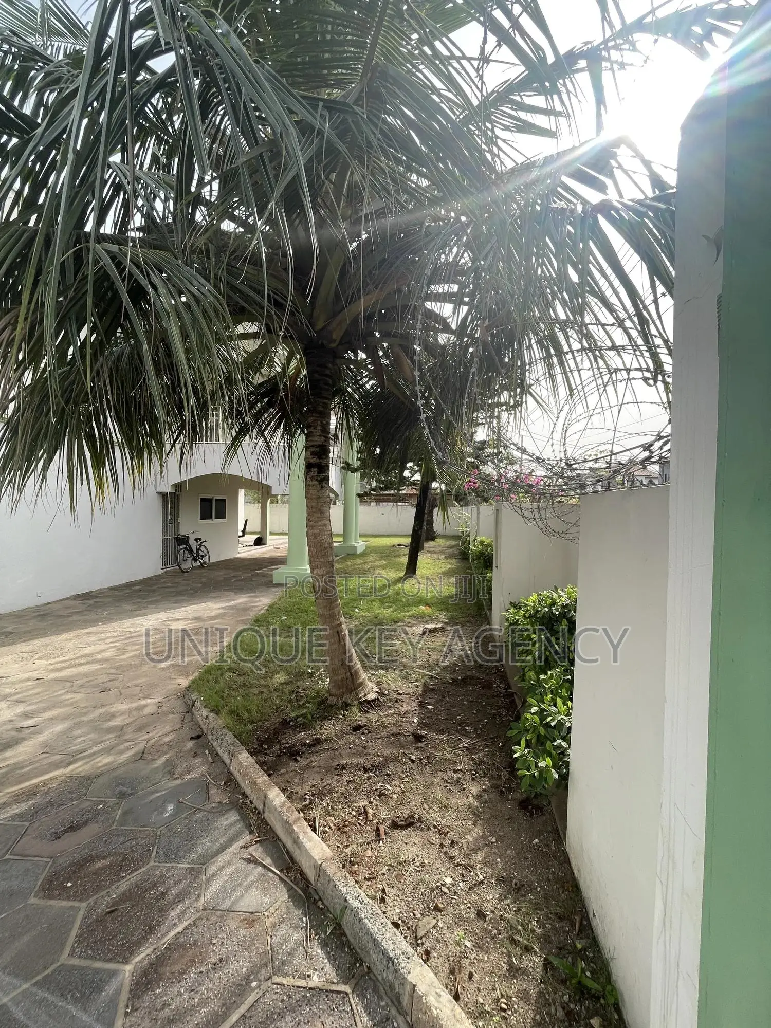 5bdrm House in Unique Key Agency, Dzorwulu for sale