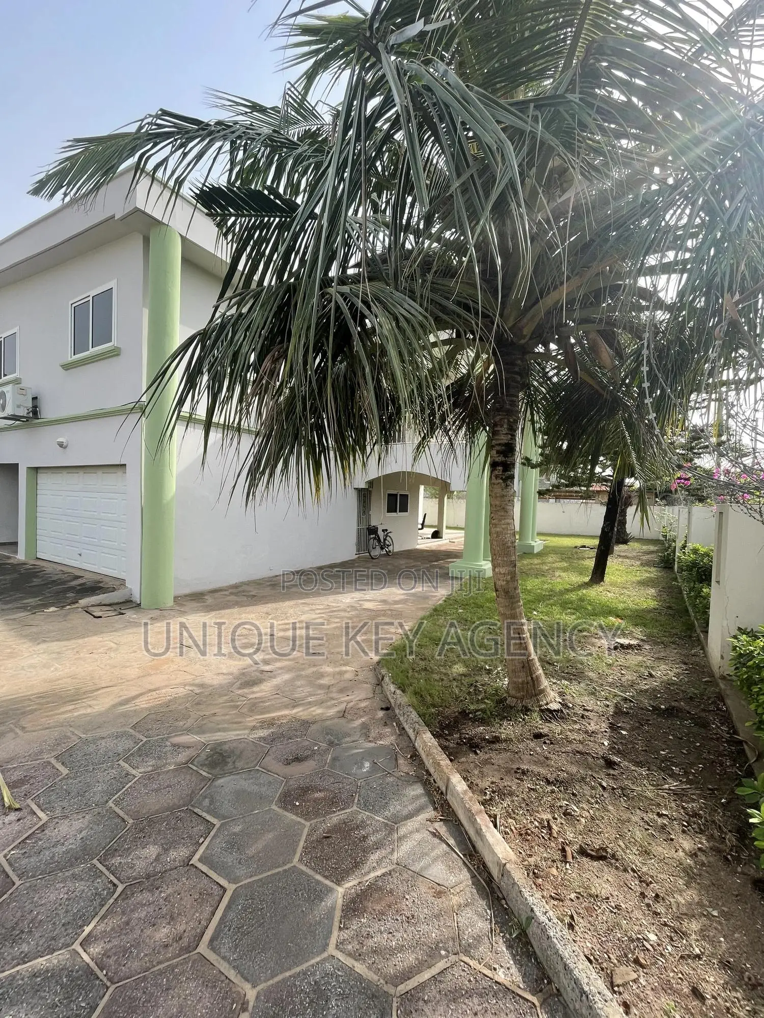 5bdrm House in Unique Key Agency, Dzorwulu for sale
