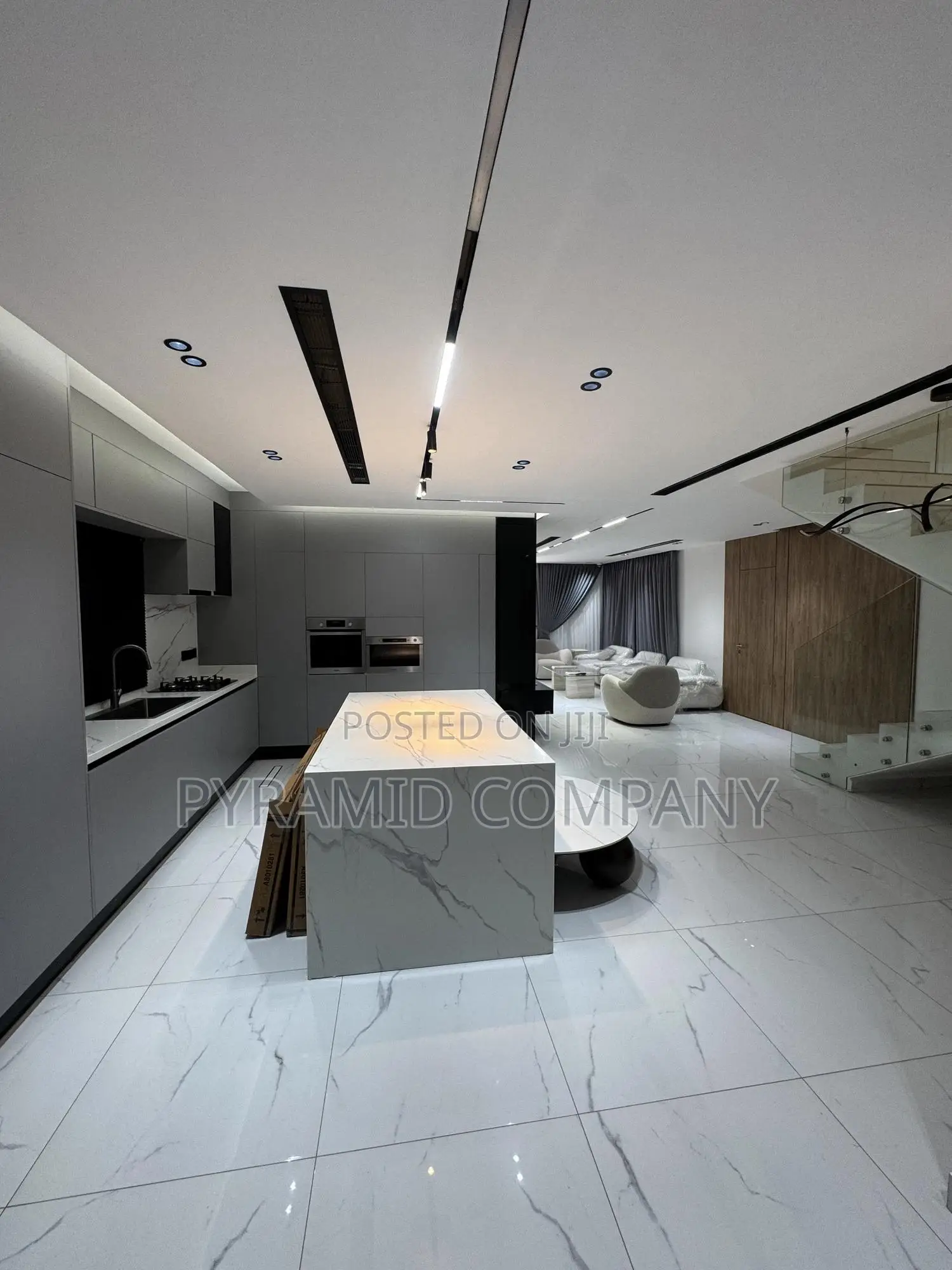 5bdrm House in Airport Residential for sale