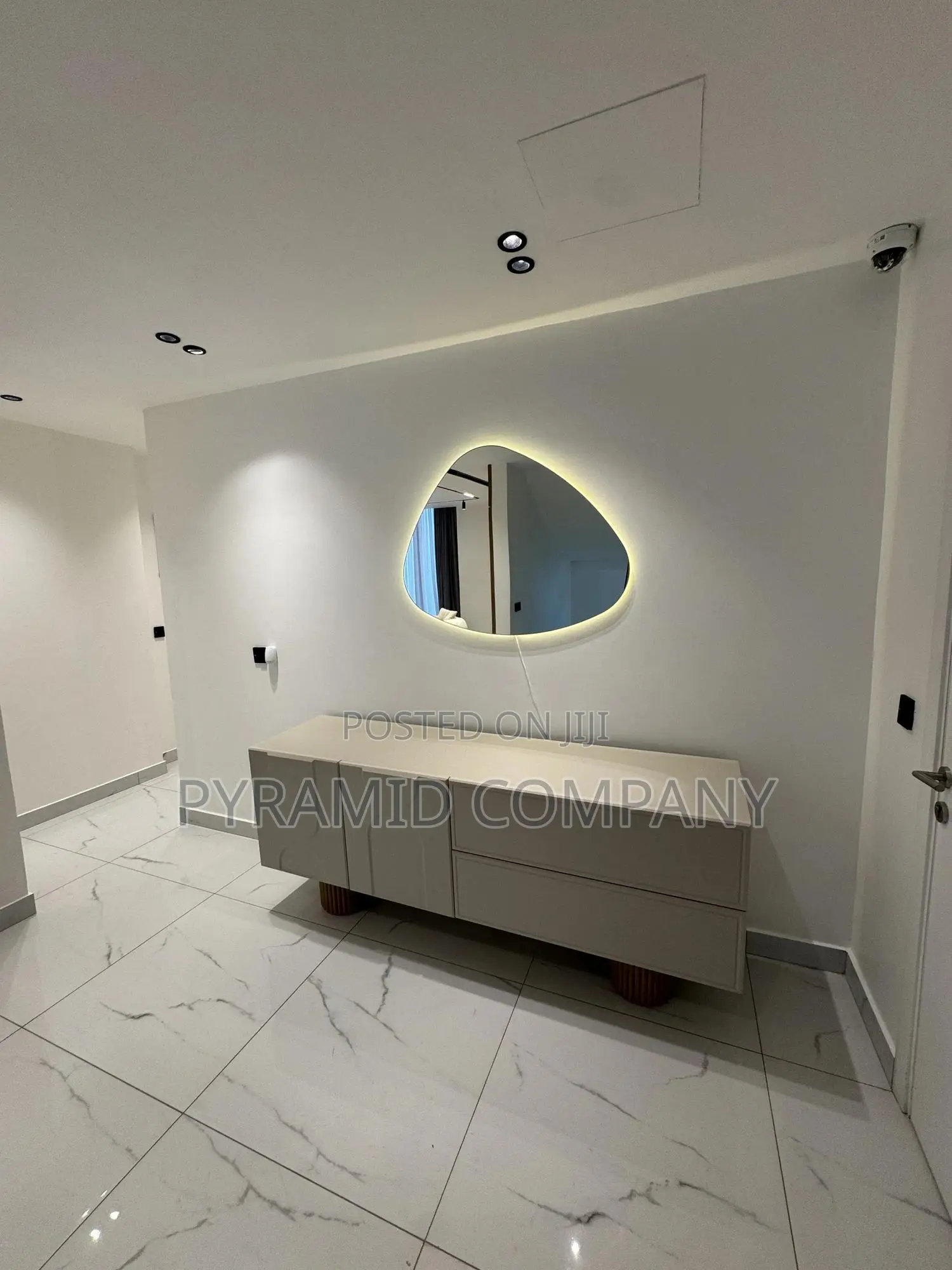 5bdrm House in Airport Residential for sale