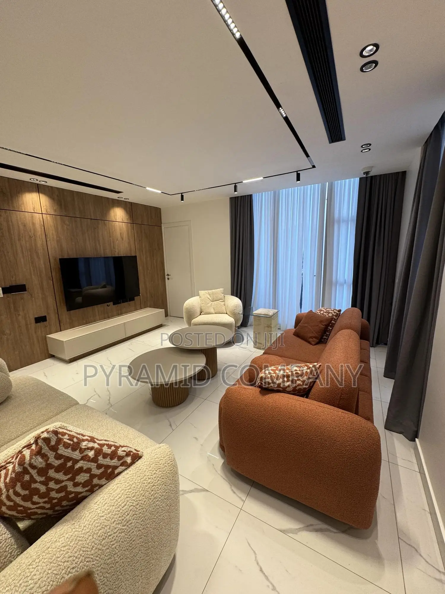 5bdrm House in Airport Residential for sale