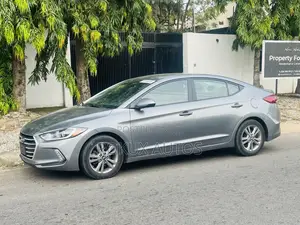 Hyundai Elantra SEL 2018 Silver