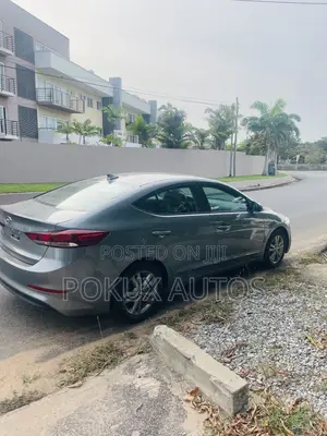 Hyundai Elantra SEL 2018 Silver