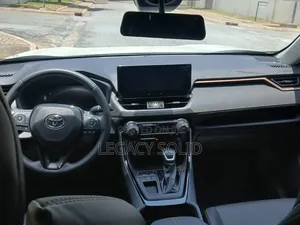 Excutive Cars For Rent In Accra
