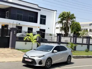 Toyota Corolla SE 4dr Sedan (1.8L 4cyl CVT) 2017 Silver