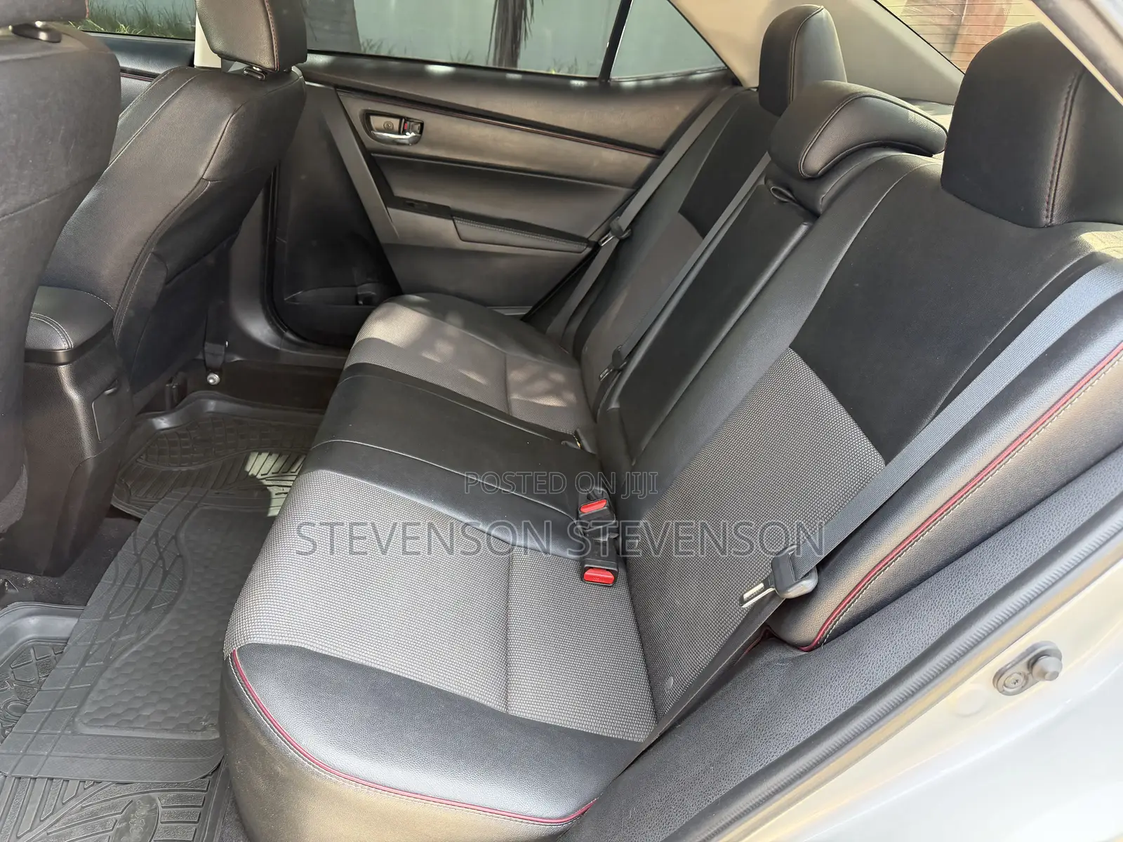 Toyota Corolla SE 4dr Sedan (1.8L 4cyl CVT) 2017 Silver