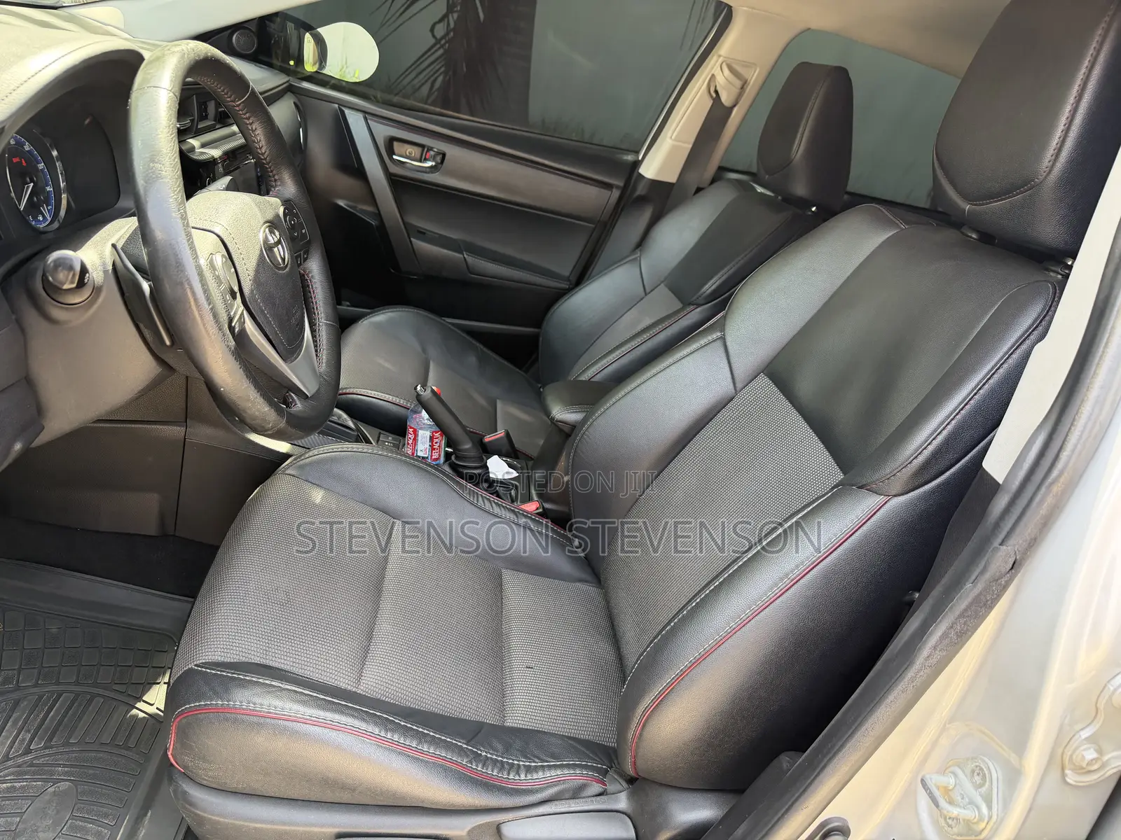 Toyota Corolla SE 4dr Sedan (1.8L 4cyl CVT) 2017 Silver