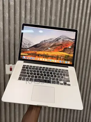 Laptop Apple MacBook Pro 2015 16GB Intel Core i7 SSD 512GB