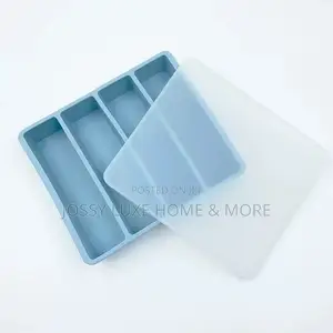 Silicone Mold Frozen Ice Cube Tray for 4cell Storage With Lid