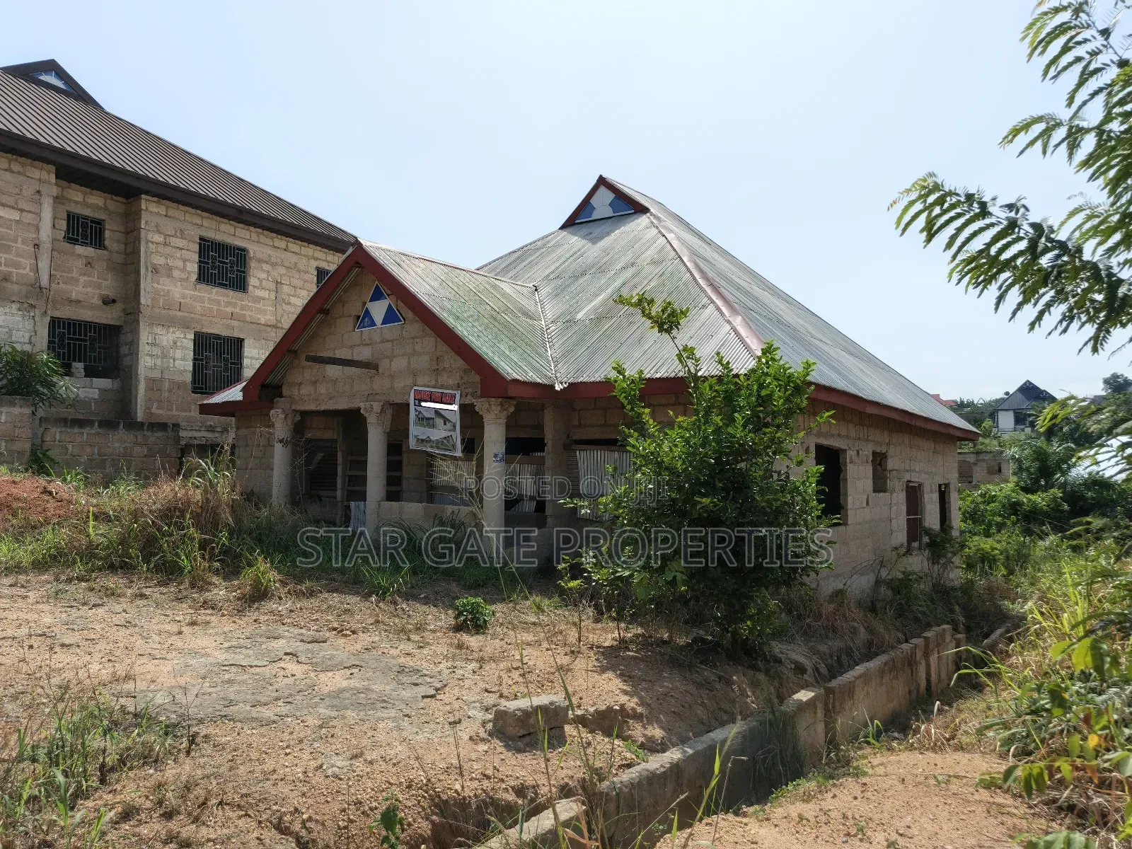5bdrm House in Mampongteng Abrade, Kumasi Metropolitan for sale