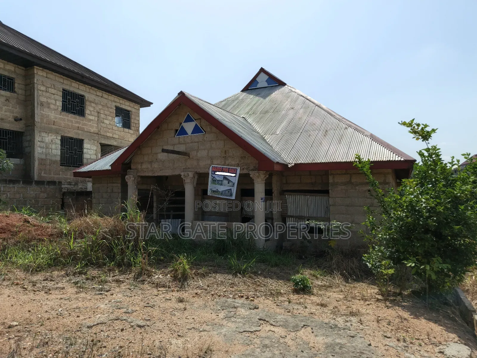 5bdrm House in Mampongteng Abrade, Kumasi Metropolitan for sale