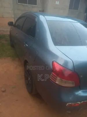 Toyota Belta 2010 Blue