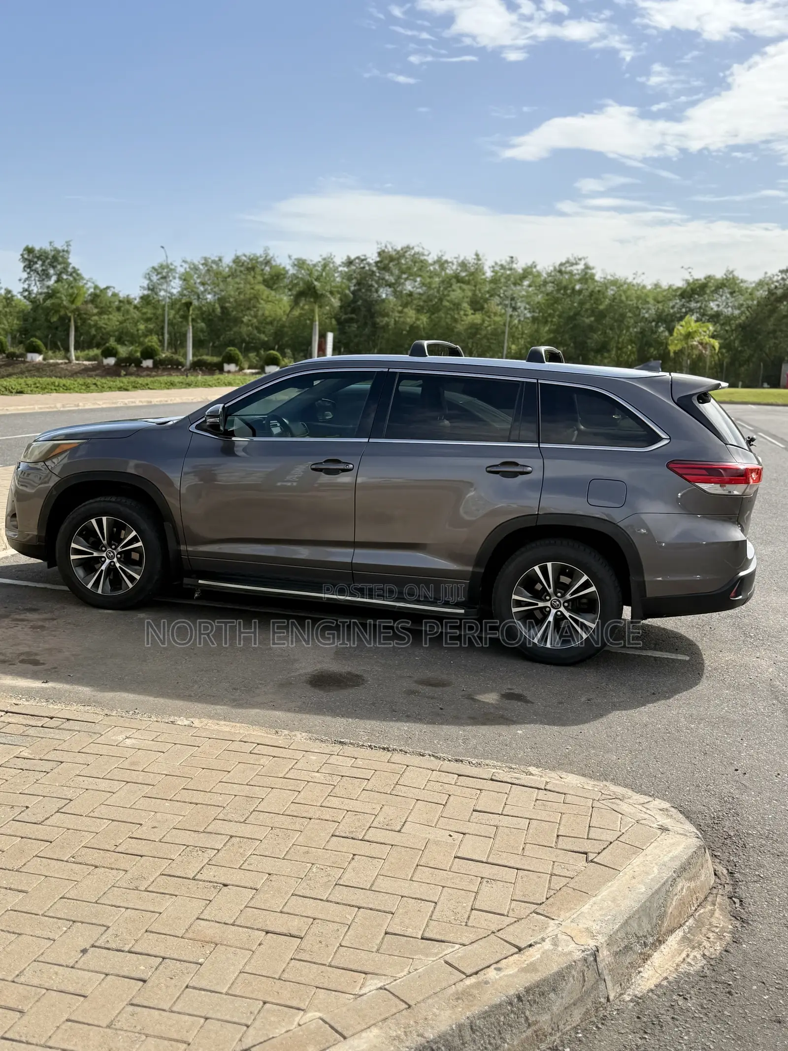 Toyota Highlander XLE V6 4x4 (3.5L 6cyl 6A) 2016 Gray