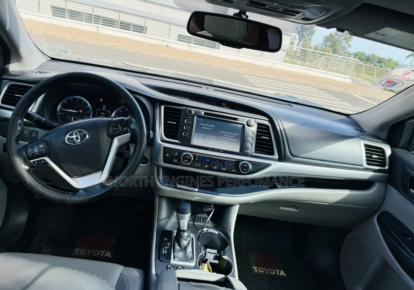 Toyota Highlander XLE V6 4x4 (3.5L 6cyl 6A) 2016 Gray