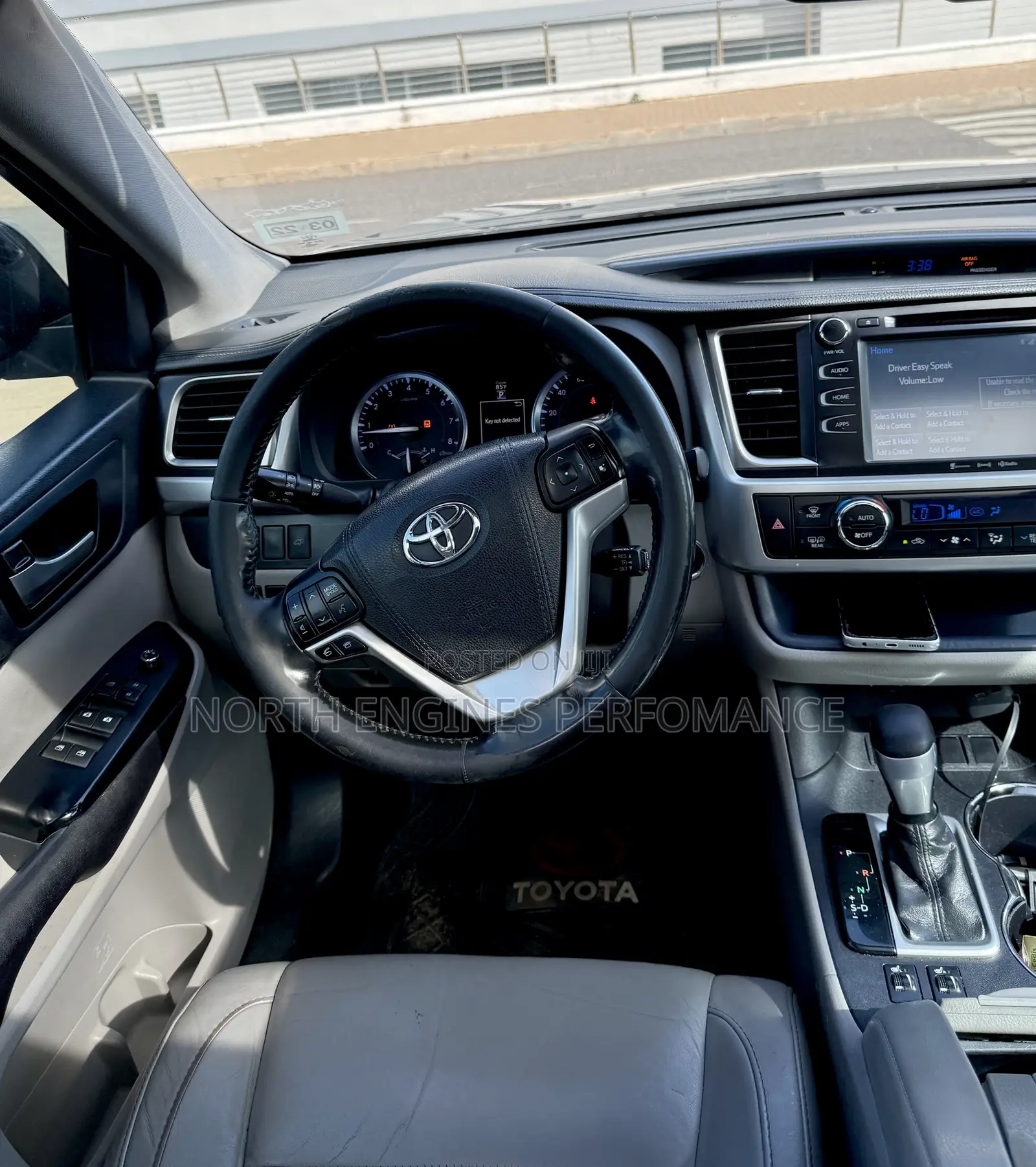 Toyota Highlander XLE V6 4x4 (3.5L 6cyl 6A) 2016 Gray