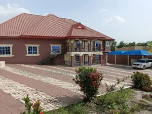 8bdrm House in Atimatim Adubinso., Kumasi Metropolitan for sale