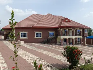 8bdrm House in Atimatim Adubinso., Kumasi Metropolitan for sale