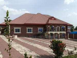8bdrm House in Atimatim Adubinso., Kumasi Metropolitan for sale